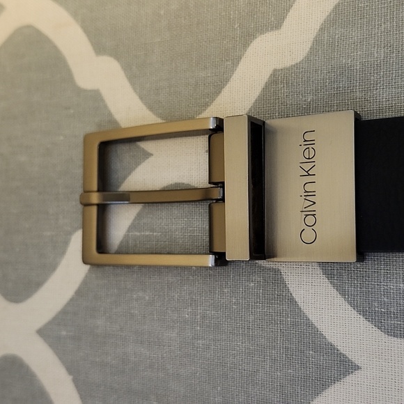 Calvin Klein Reversible Belt - Picture 2 of 8